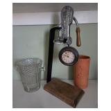 J2 - WINE OPENER, ICE BUCKET, UTENSIL HOLDER