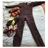 J3 - FULL-BODY WETSUIT, 3 PAIR OF GLOVES (R25)