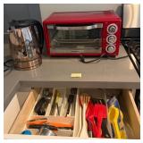 J3 - COFFEE AMKER, TOASTER OVEN, UTENSILS