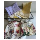 O - MIXED LOT OF KITCHEN LINENS (N34)