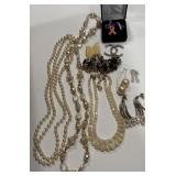 LOT OF COSTUME JEWELRY (A91)