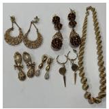 LOT OF COSTUME JEWELRY (A59)