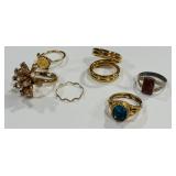 LOT OF COSTUME JEWELRY RINGS (A112)