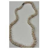VINTAGE PALE BEADED NECKLACE (A58)