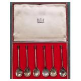 700 - 6 STERLING SPOONS IN HARRODS BOX (E260)