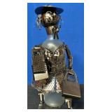 513 - LADY DIVA SCULPTURE WINE BOTTLE HOLDER (F9)