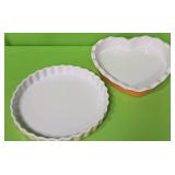 513 - TART DISH & HEART-SHAPED PIE DISH (F78)