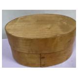 513 - VINTAGE WOODEN HAT BOX (T207)