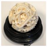 513 - VINTAGE CARVED IVORY FIGURINE (S29)