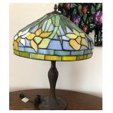S2 - TIFFANY-STYLE TABLE LAMP (R82)