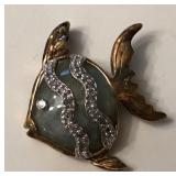 S2 - STERLING SILVER FISH BROOCH 4.0 GRAMS (H231)