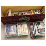 S2 - LOT OF MIXED SPORTS CARDS (H136)