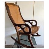 S2 - VINTAGE ROCKING CHAIR (G35)