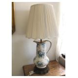 S2 - VINTAGE TABLE LAMP WITH SHADE (R64)