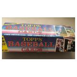 S2 - BOX OF TOPPS BASEBALL CARDS (H142)