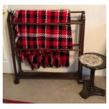 S2 - QUILT RACK, BLANKET, SIDE TABLE (R1)