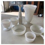 S2 - VINTAGE MILK GLASS COLLECTIBLES (G84)