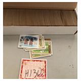 S2 - MIXED LOT OF BASEBALL CARDS (H131)