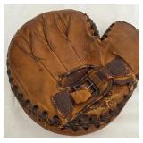 S2 - VINTAGE LEATHER BASEBALL CATCHER