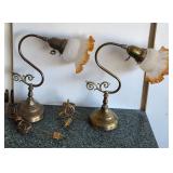 S2 - TWO VINTAGE TABLE LAMPS (G4)