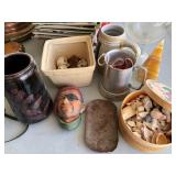 S2 - MIXED LOT OF COLLECTIBLES (G61)