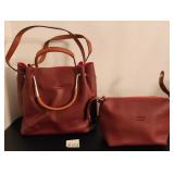 J2 - GUCCI SHOULDER BAG & POUCH (F153)