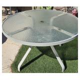 J2 - ROUND GLASS-TOP PATIO TABLE (Y120)