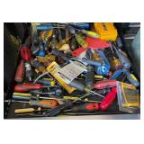 J2 - MIXED LOT OF HAND TOOLS (G160)