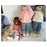 J2 - LOT OF COLLECTIBLE DOLLS (L225)