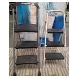 11 - LOT OF TWO STEP LADDERS (U30)
