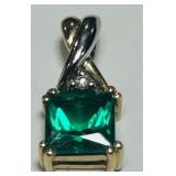 10KT GOLD WITH GREEN STONE PENDANT 1.00GRS