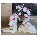 S1 - LION PLANTER WITH FAUX FLOWERS (L46)