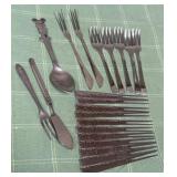 513 - MIXED LOT OF FLATWARE (M86)