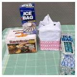 513 - LOT OF KITCHEN ITEMS W/ ICE BAGS (M102)