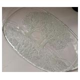 513 - CLEAR GLASS DISH W/ RELIEF (M37)