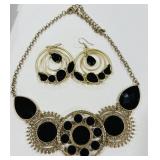 GOLD-TONE NECKLACE AND EARRINGS