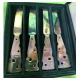 546 - GODINGER SILVER TREASURES CHEESE KNIVES SET