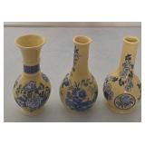 J1 - LOT OF THREE SPODE BLUE & CREAM VASES (B92)