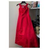 J1 - RED GOWN BY JESSICA MCCLINTOCK SZ 5/6 (A52)