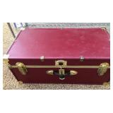 J1 - CONCOURSE STEAMER TRUNK, BURGUNDY (L144)
