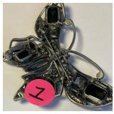 M - VINTAGE BUTTERFLY BROOCH (1)