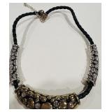 H- VINTAGE NECKLACE