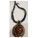 H- STATEMENT NECKLACE LEOPARD CENTER