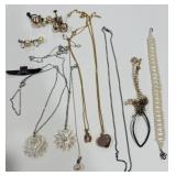 LOT OF COSTUME JEWELRY NECKLACES