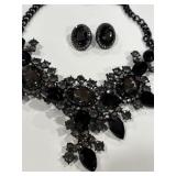 H- BLACK STATEMENT NECKLACE /EARRING SET