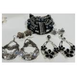 H- LOT OF COSTUME JEWELRY