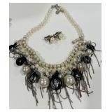 H- BLACK /WHITE BEADEDNECKLACE