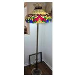 J2 - STAINED GLASS LAMP W/ SHADE (L26)