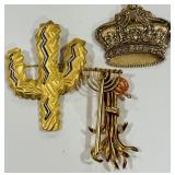 LOT OF COSTUME BROOCHES