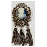 VINTAGE CAMEO BROOCH